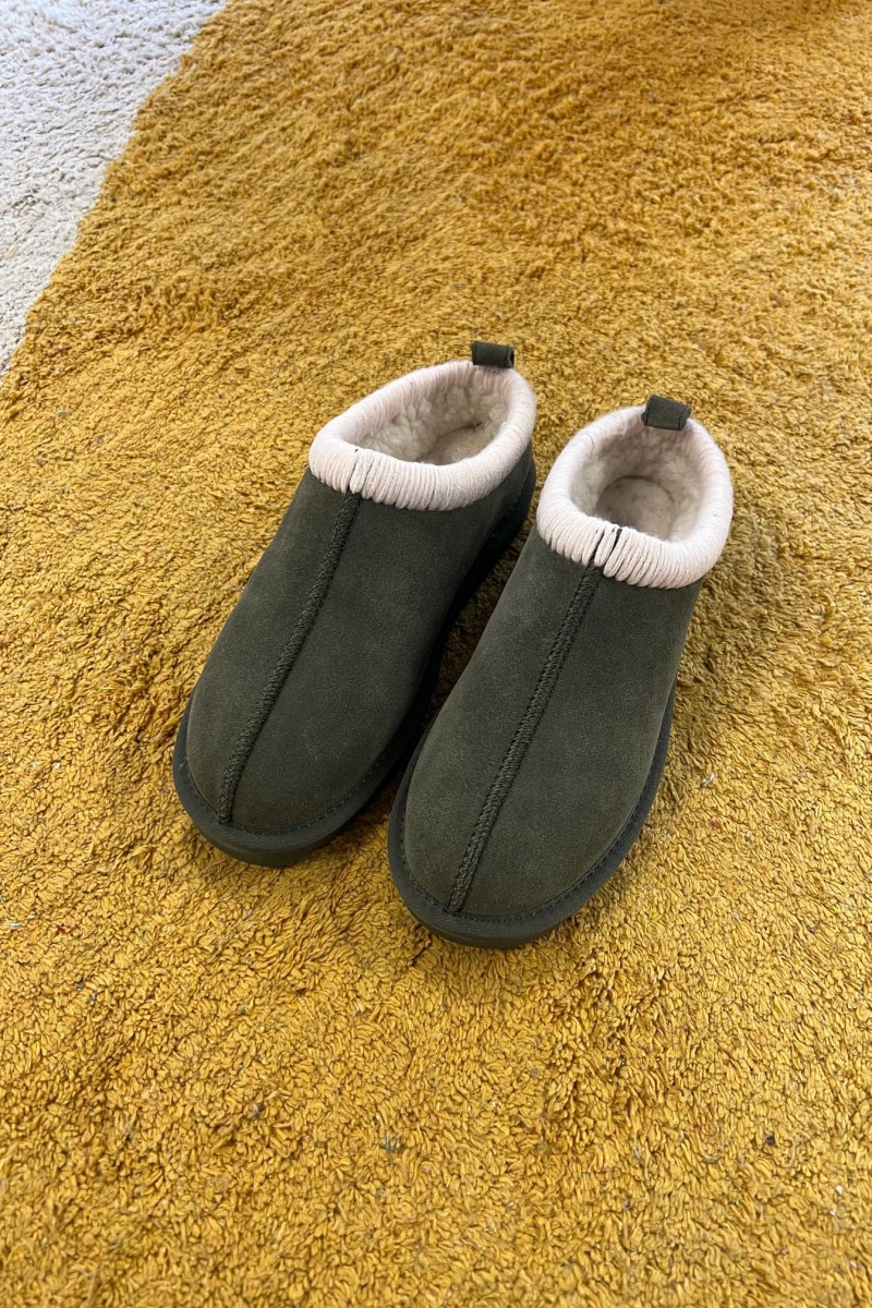 Suede winter clogs