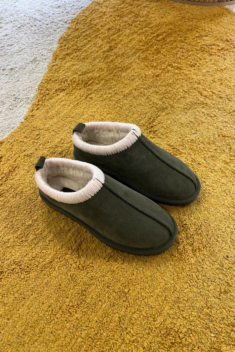 Suede winter clogs